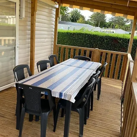 Camping Camping Les Charmettes Mobil 6 Personnes *
